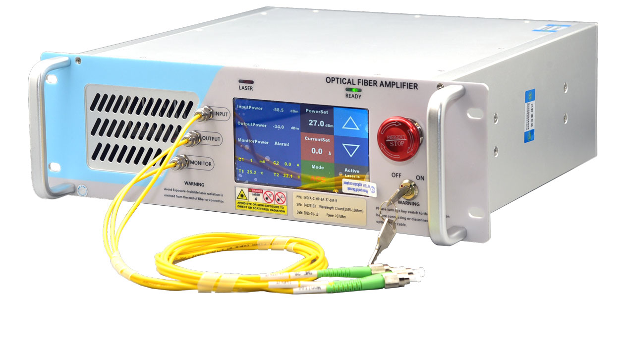 C波段高功率单模掺铒光纤放大器